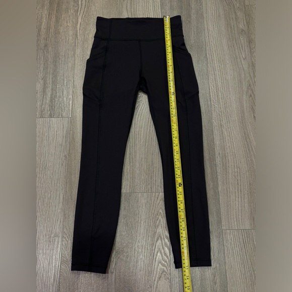SOLD- Lululemon Legging High Rise 25” 7/8 Pockets Athletic Women’s size 4 - Picture 6 of 16
